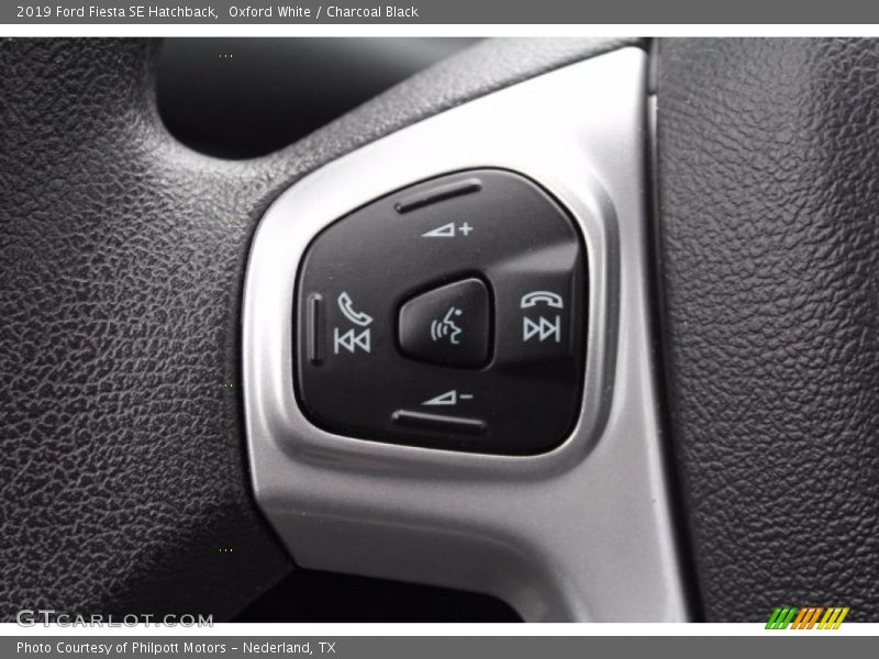 Oxford White / Charcoal Black 2019 Ford Fiesta SE Hatchback