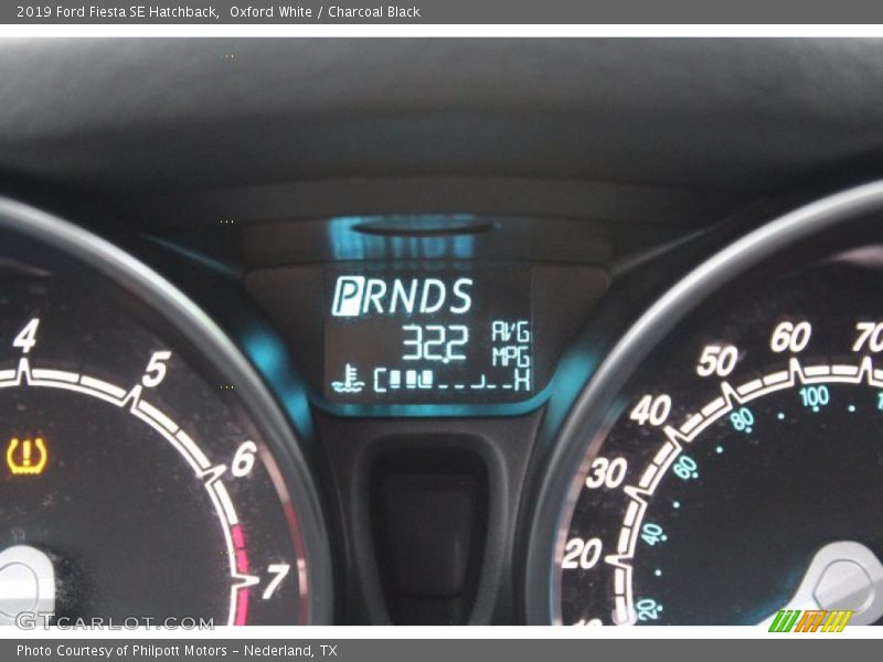 Oxford White / Charcoal Black 2019 Ford Fiesta SE Hatchback
