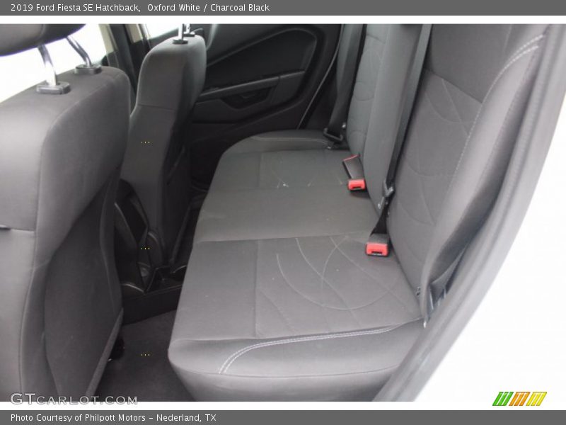 Oxford White / Charcoal Black 2019 Ford Fiesta SE Hatchback