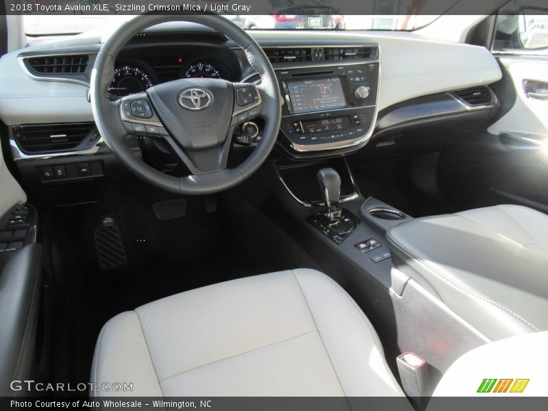 Sizzling Crimson Mica / Light Gray 2018 Toyota Avalon XLE