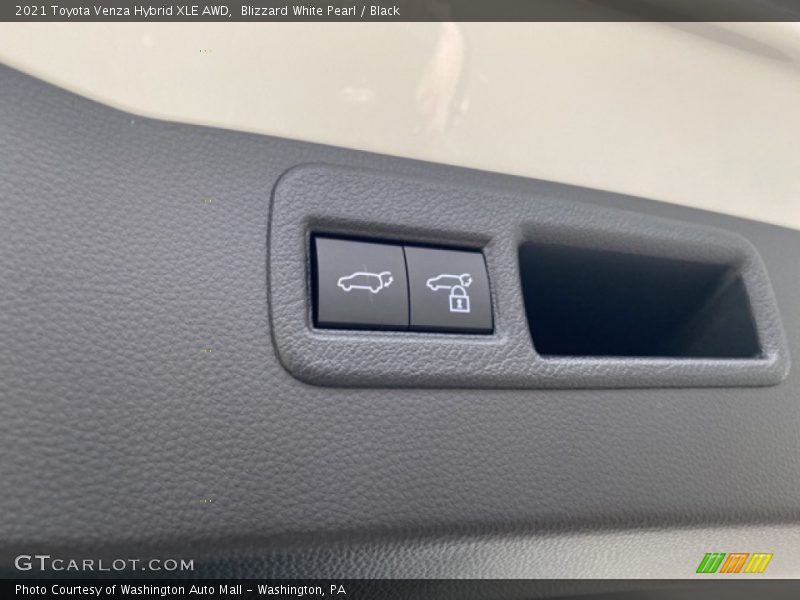 Blizzard White Pearl / Black 2021 Toyota Venza Hybrid XLE AWD