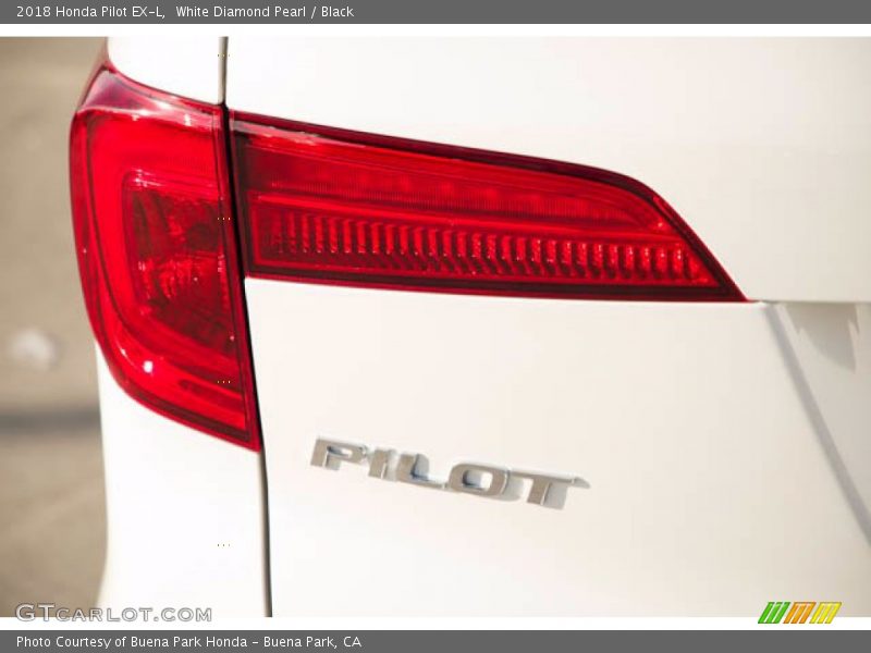 White Diamond Pearl / Black 2018 Honda Pilot EX-L