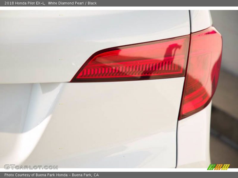 White Diamond Pearl / Black 2018 Honda Pilot EX-L