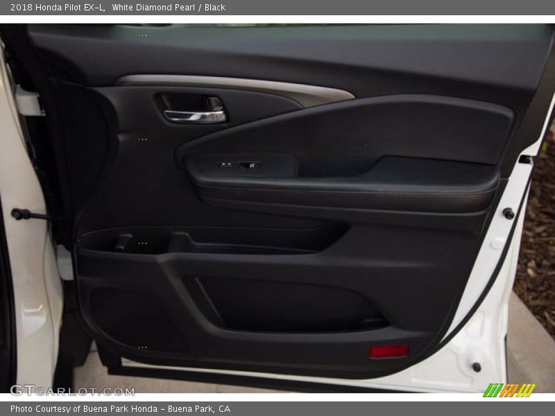 White Diamond Pearl / Black 2018 Honda Pilot EX-L