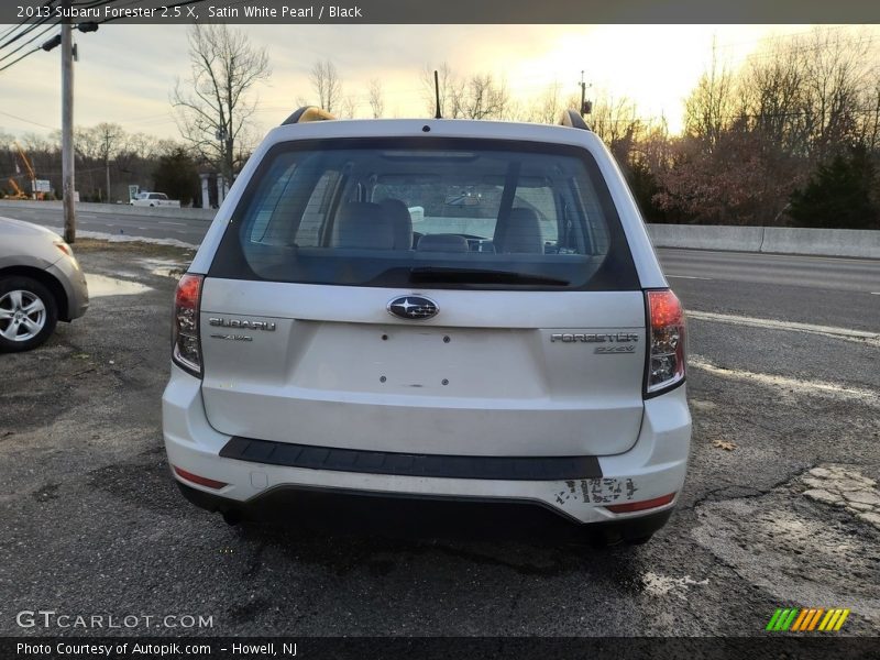Satin White Pearl / Black 2013 Subaru Forester 2.5 X