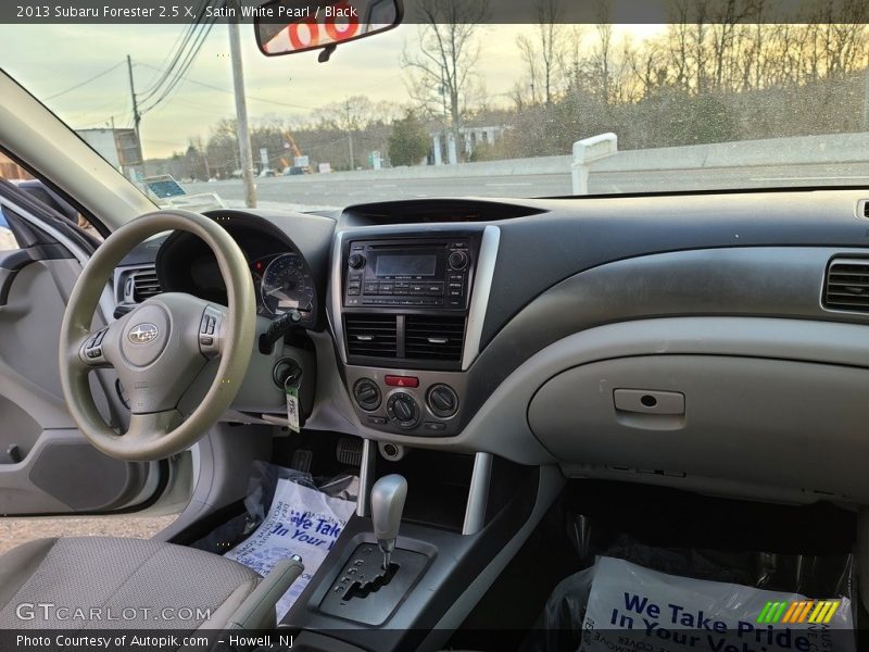 Satin White Pearl / Black 2013 Subaru Forester 2.5 X