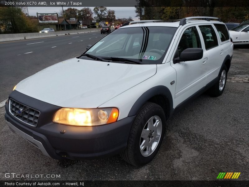 Ice White / Taupe 2006 Volvo XC70 AWD