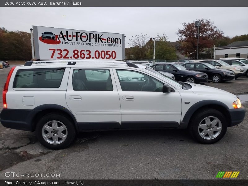 Ice White / Taupe 2006 Volvo XC70 AWD