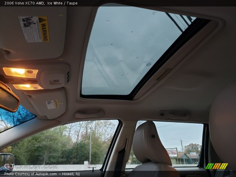 Ice White / Taupe 2006 Volvo XC70 AWD