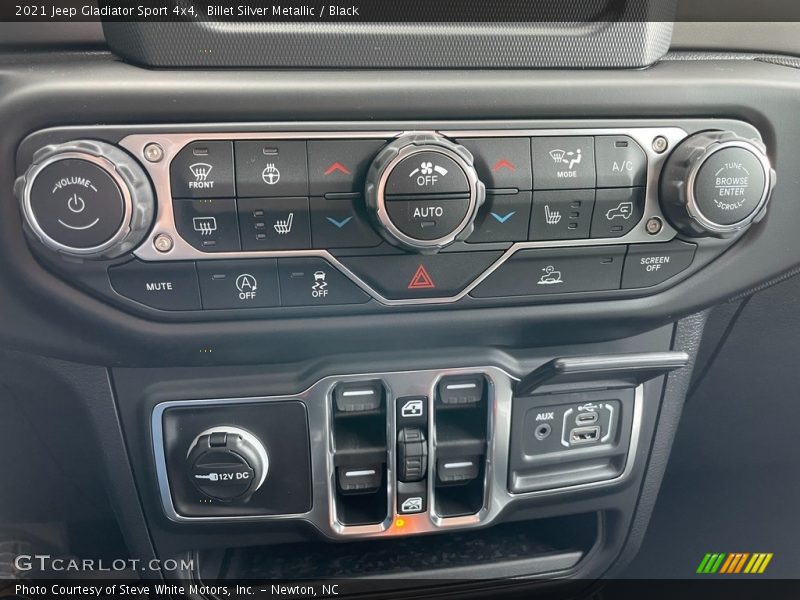 Controls of 2021 Gladiator Sport 4x4