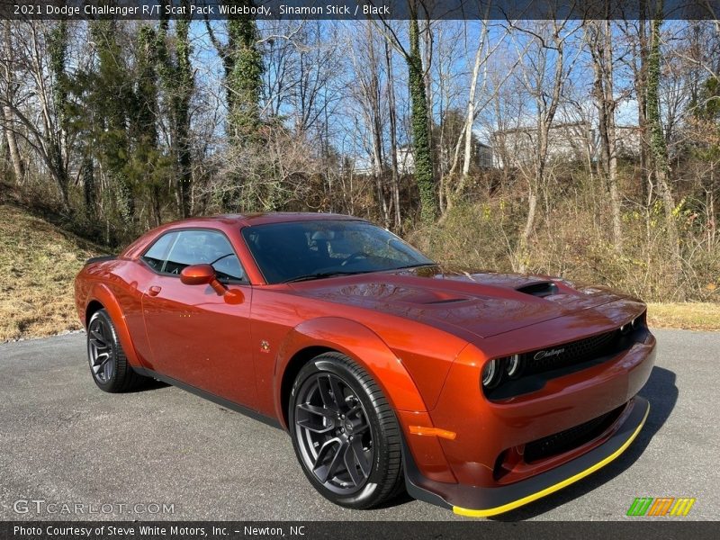 Front 3/4 View of 2021 Challenger R/T Scat Pack Widebody