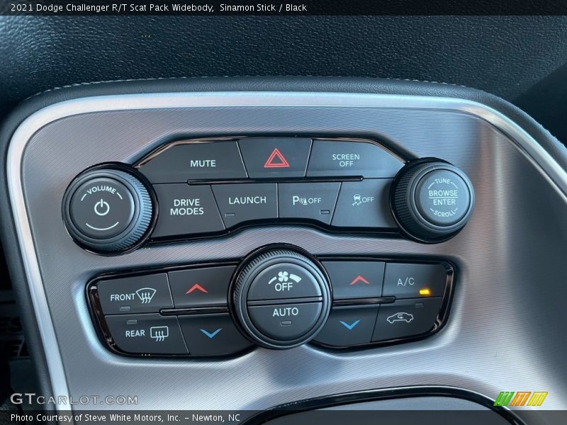 Controls of 2021 Challenger R/T Scat Pack Widebody