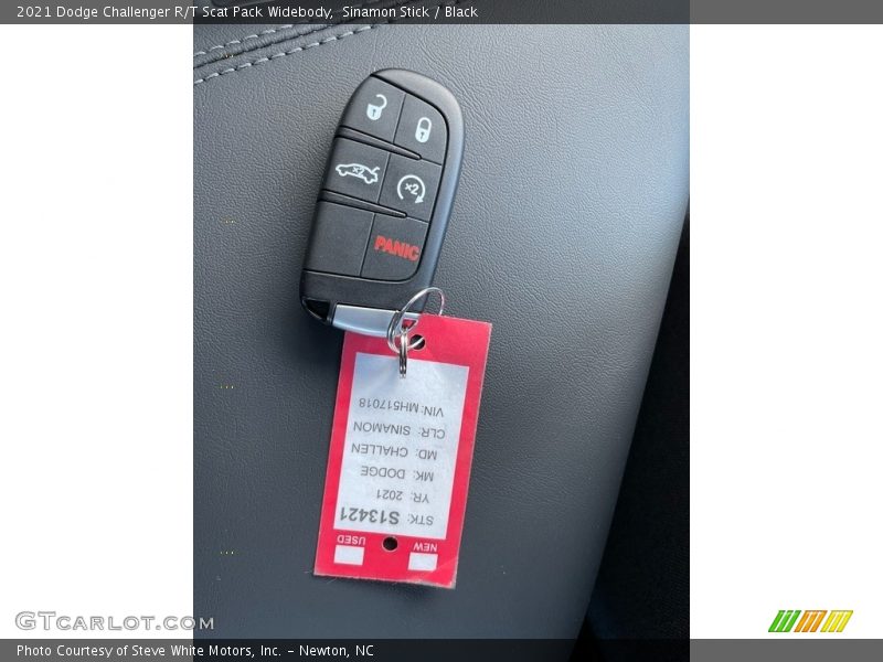 Sinamon Stick / Black 2021 Dodge Challenger R/T Scat Pack Widebody