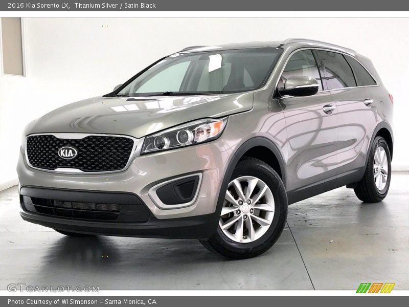 Titanium Silver / Satin Black 2016 Kia Sorento LX