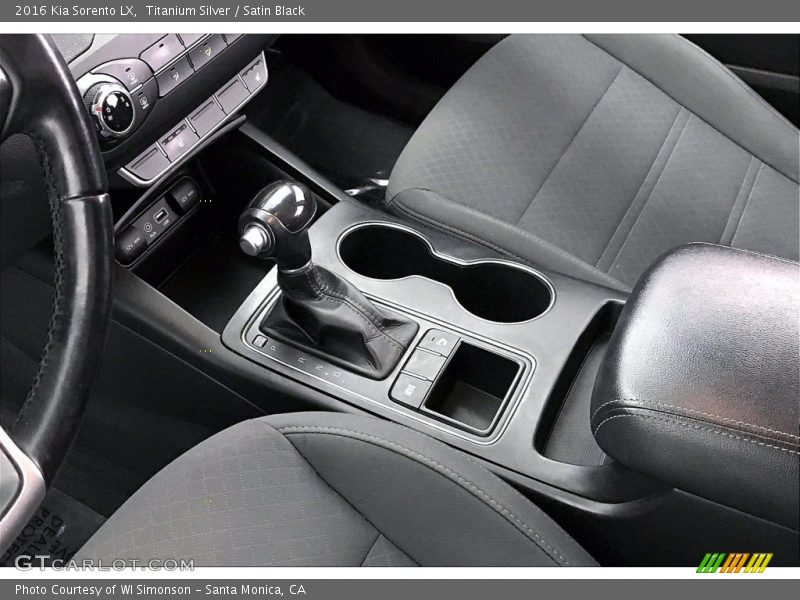 Titanium Silver / Satin Black 2016 Kia Sorento LX