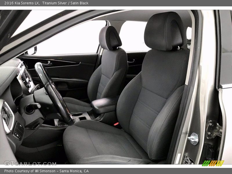 Titanium Silver / Satin Black 2016 Kia Sorento LX