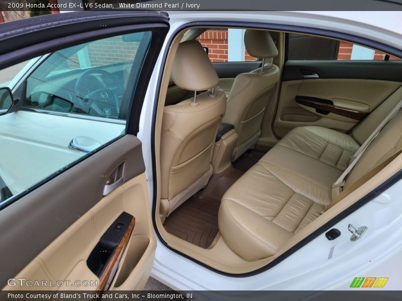 White Diamond Pearl / Ivory 2009 Honda Accord EX-L V6 Sedan