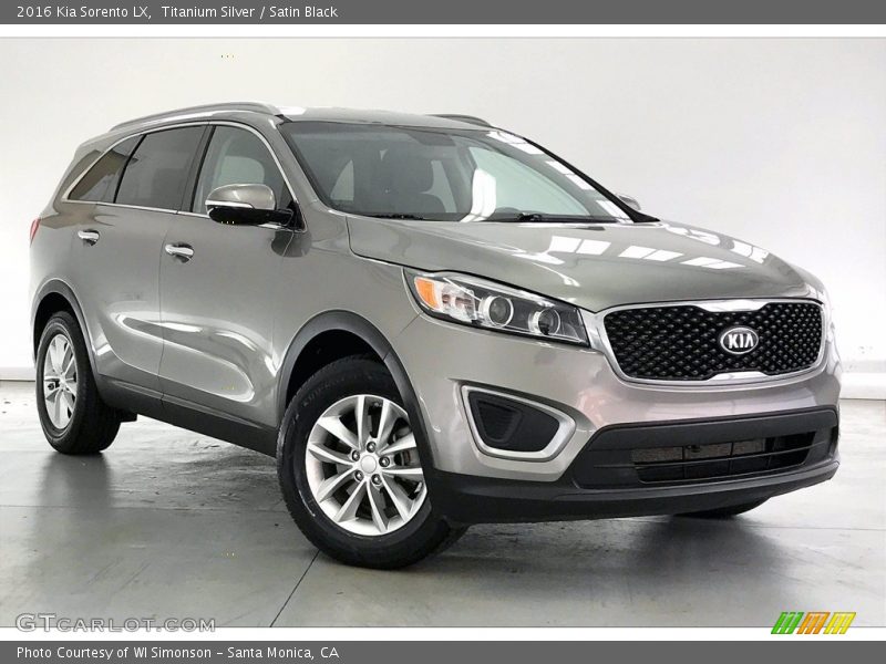 Titanium Silver / Satin Black 2016 Kia Sorento LX