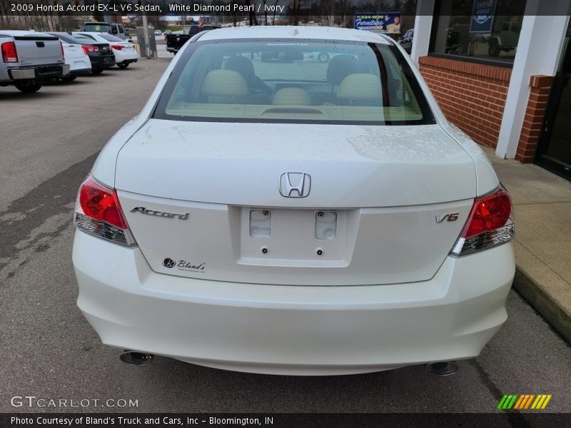 White Diamond Pearl / Ivory 2009 Honda Accord EX-L V6 Sedan