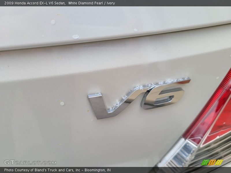 White Diamond Pearl / Ivory 2009 Honda Accord EX-L V6 Sedan