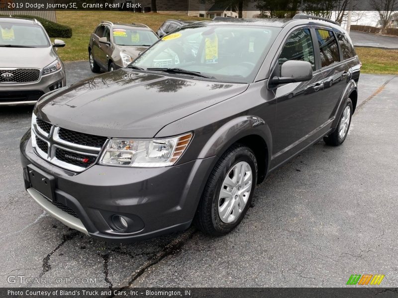 Granite Pearl / Black 2019 Dodge Journey SE