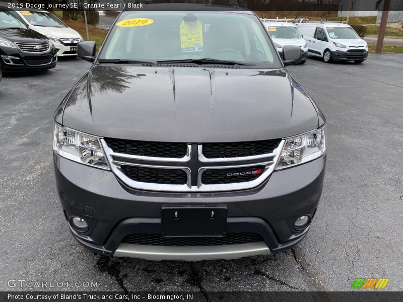 Granite Pearl / Black 2019 Dodge Journey SE