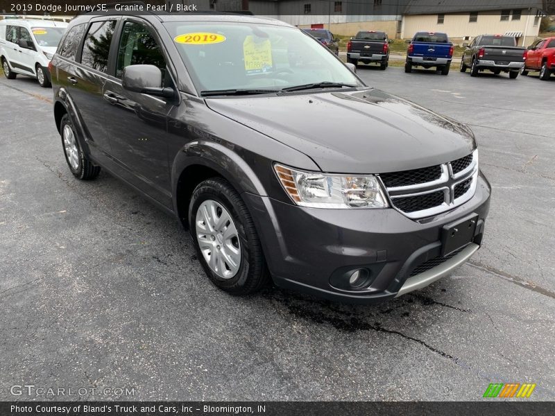 Granite Pearl / Black 2019 Dodge Journey SE