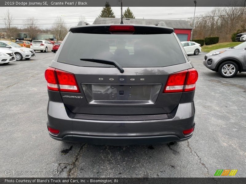 Granite Pearl / Black 2019 Dodge Journey SE