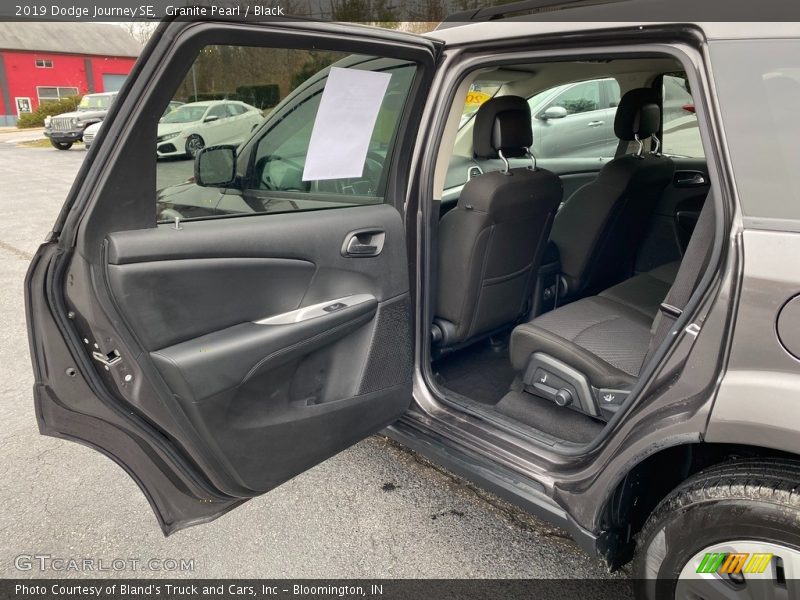 Granite Pearl / Black 2019 Dodge Journey SE