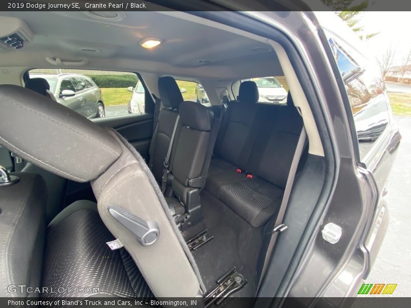 Granite Pearl / Black 2019 Dodge Journey SE