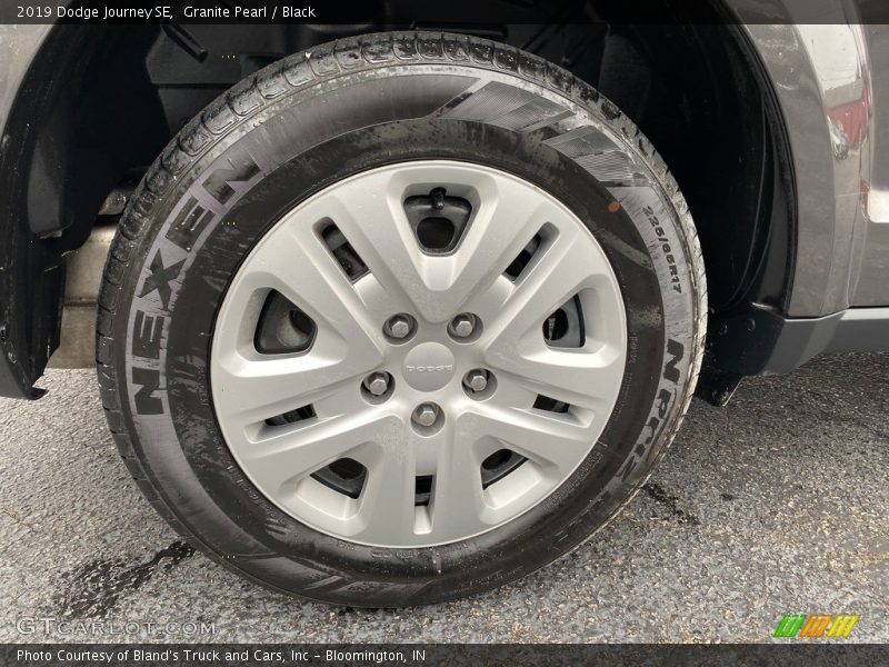 Granite Pearl / Black 2019 Dodge Journey SE