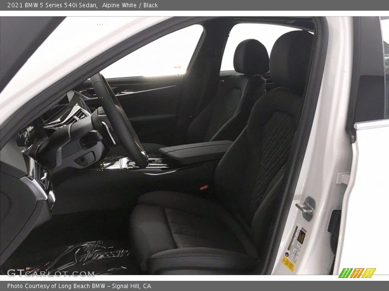 Alpine White / Black 2021 BMW 5 Series 540i Sedan