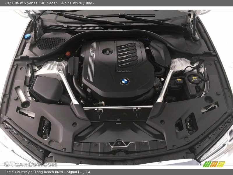 Alpine White / Black 2021 BMW 5 Series 540i Sedan
