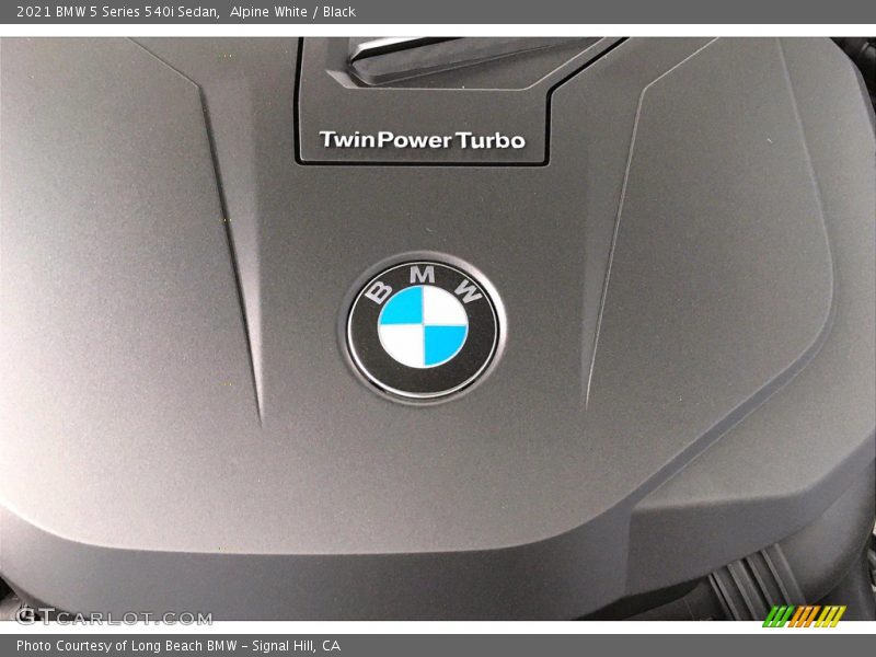 Alpine White / Black 2021 BMW 5 Series 540i Sedan
