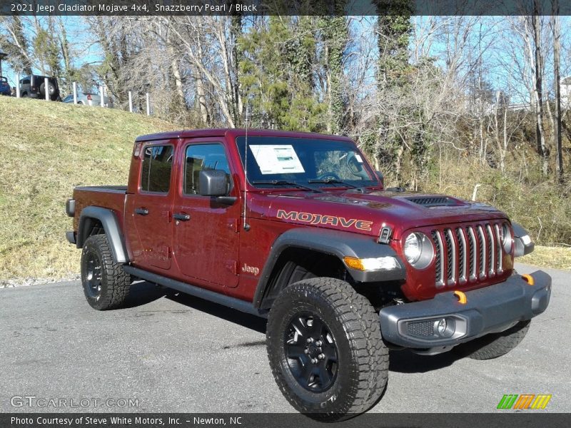 Front 3/4 View of 2021 Gladiator Mojave 4x4