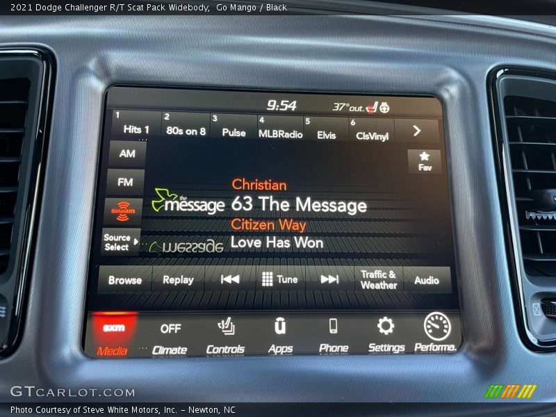 Controls of 2021 Challenger R/T Scat Pack Widebody