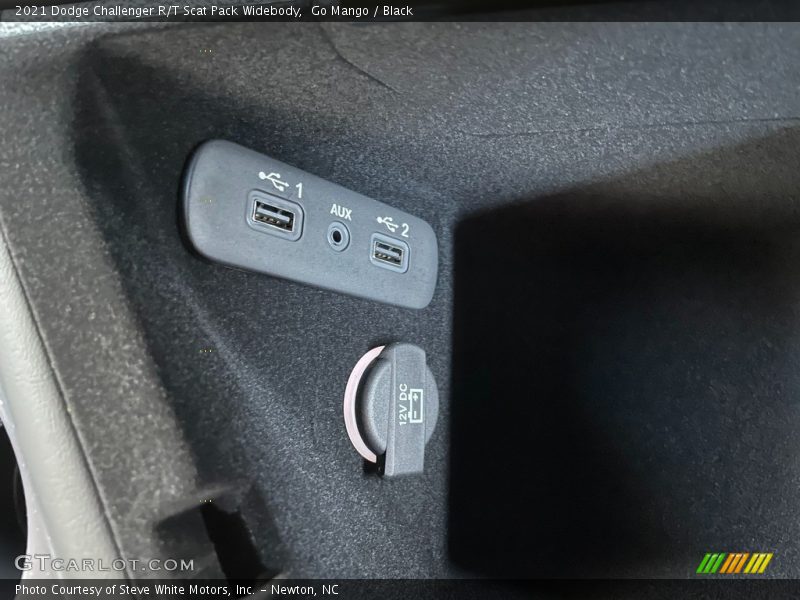 Go Mango / Black 2021 Dodge Challenger R/T Scat Pack Widebody