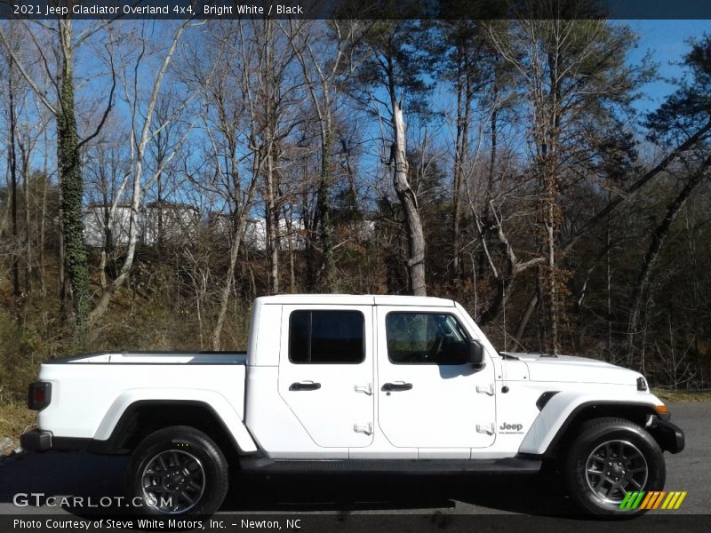 Bright White / Black 2021 Jeep Gladiator Overland 4x4