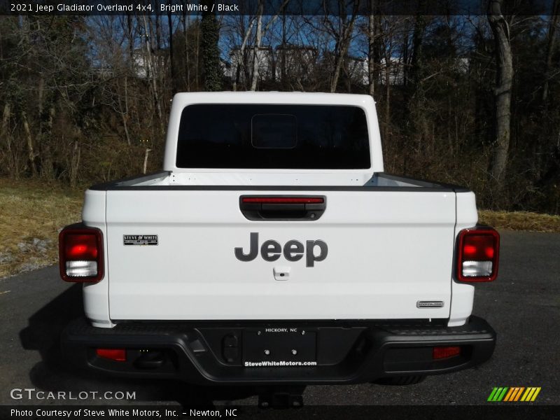 Bright White / Black 2021 Jeep Gladiator Overland 4x4