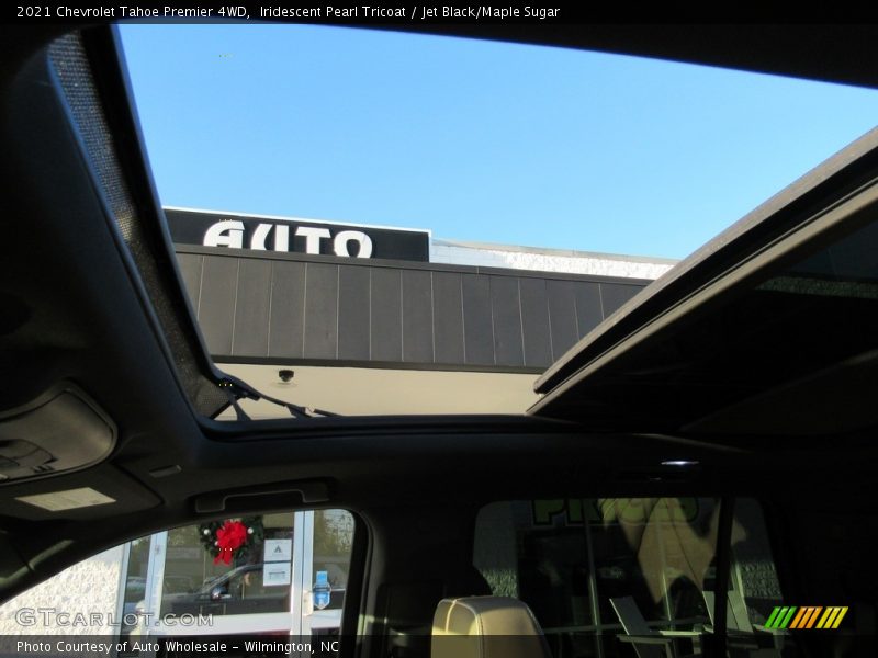 Iridescent Pearl Tricoat / Jet Black/Maple Sugar 2021 Chevrolet Tahoe Premier 4WD