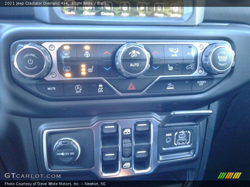 Bright White / Black 2021 Jeep Gladiator Overland 4x4