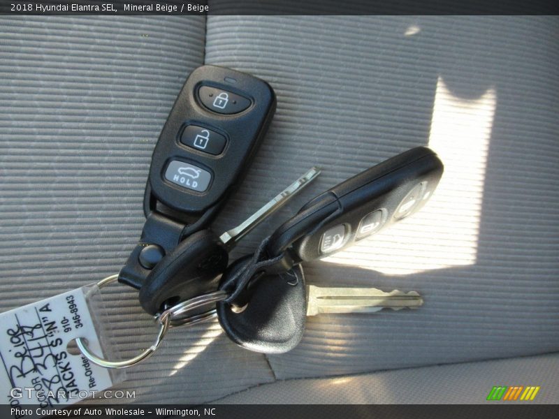 Mineral Beige / Beige 2018 Hyundai Elantra SEL