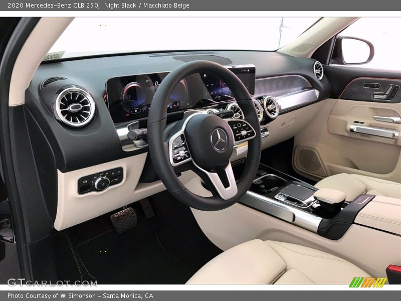 Night Black / Macchiato Beige 2020 Mercedes-Benz GLB 250