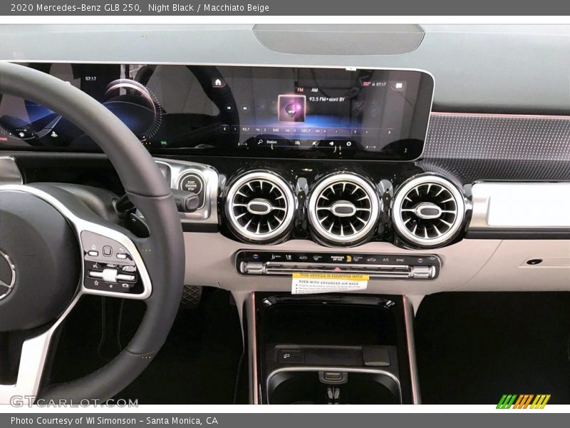 Night Black / Macchiato Beige 2020 Mercedes-Benz GLB 250