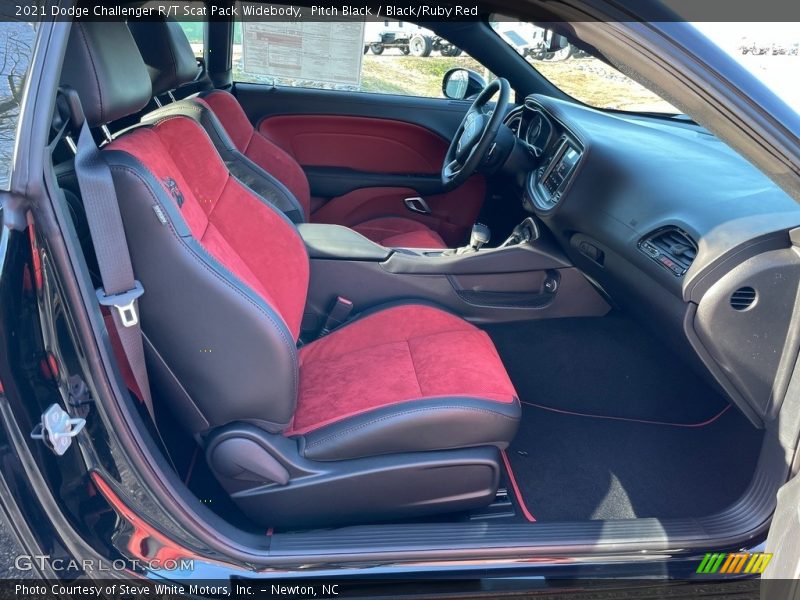Front Seat of 2021 Challenger R/T Scat Pack Widebody