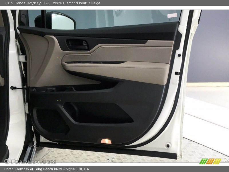 White Diamond Pearl / Beige 2019 Honda Odyssey EX-L