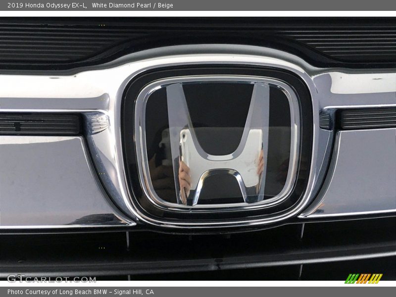 White Diamond Pearl / Beige 2019 Honda Odyssey EX-L