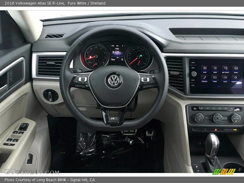 Pure White / Shetland 2018 Volkswagen Atlas SE R-Line