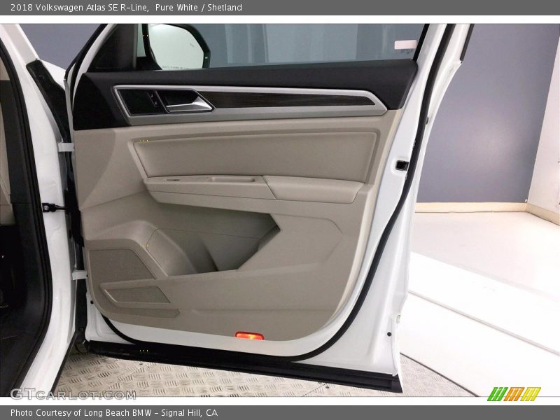 Pure White / Shetland 2018 Volkswagen Atlas SE R-Line