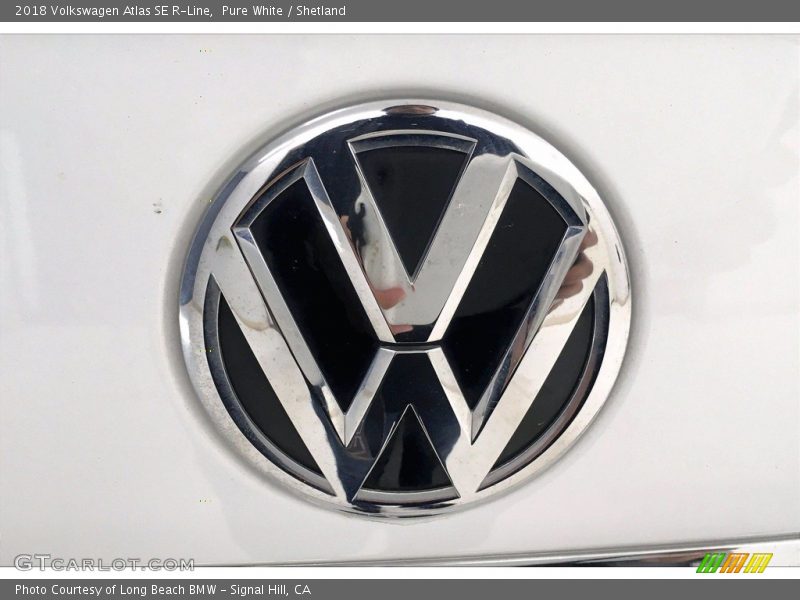 Pure White / Shetland 2018 Volkswagen Atlas SE R-Line